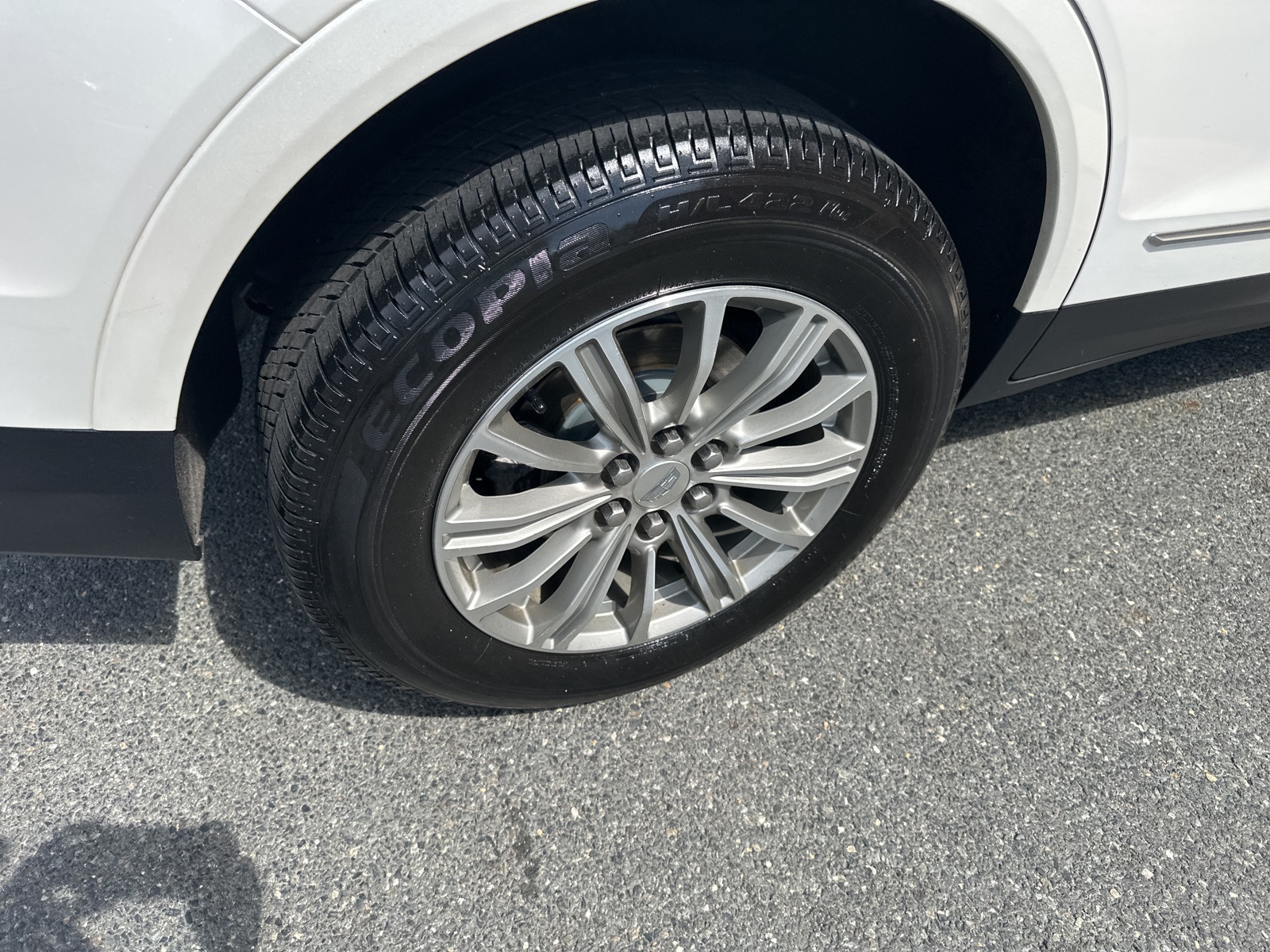 Vehicle image 8 of 33