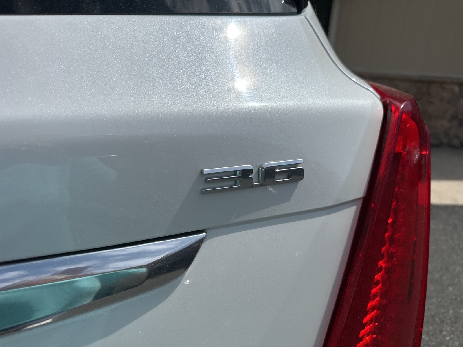 Vehicle image 10 of 33