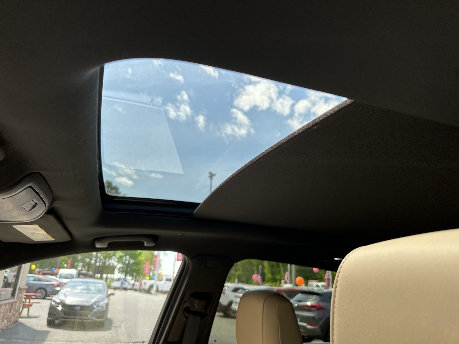 Vehicle image 18 of 33