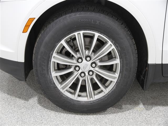 Vehicle image 24 of 25
