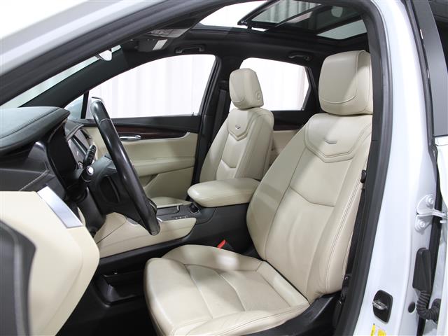 Vehicle image 5 of 25