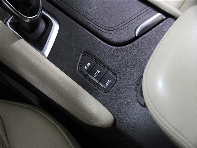 Vehicle image 18 of 25