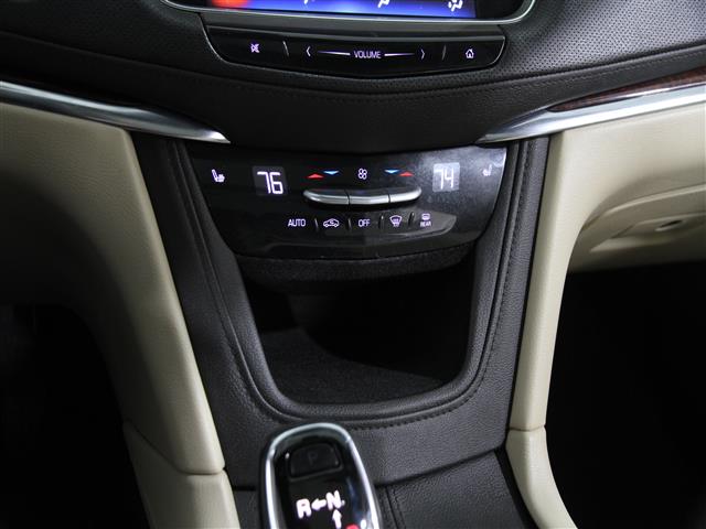 Vehicle image 15 of 25
