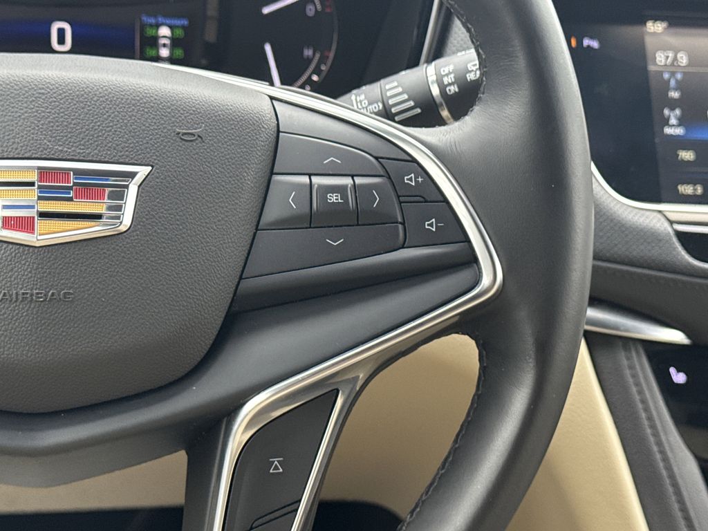 Vehicle image 21 of 30