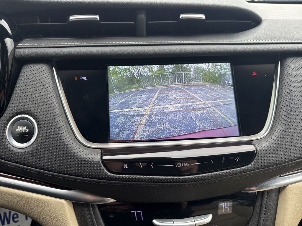 Vehicle image 24 of 30