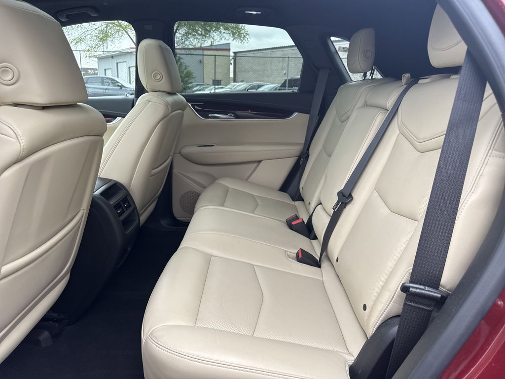 Vehicle image 17 of 30