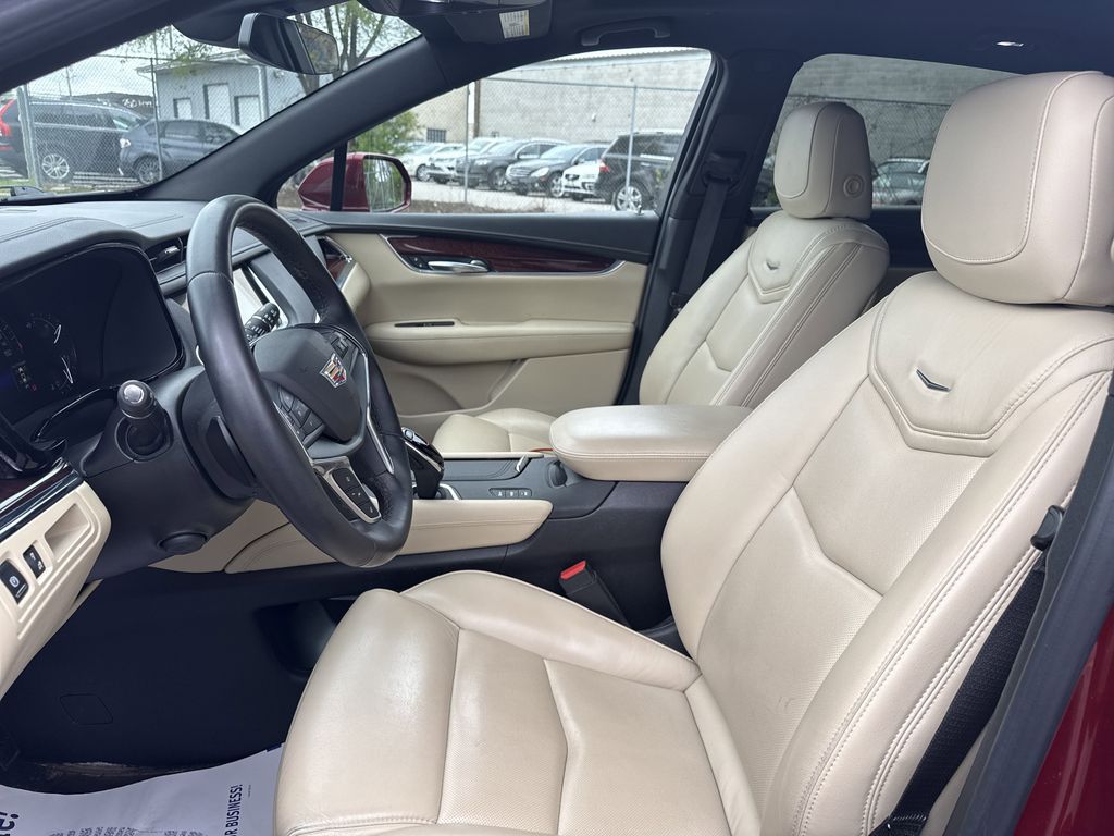 Vehicle image 14 of 30