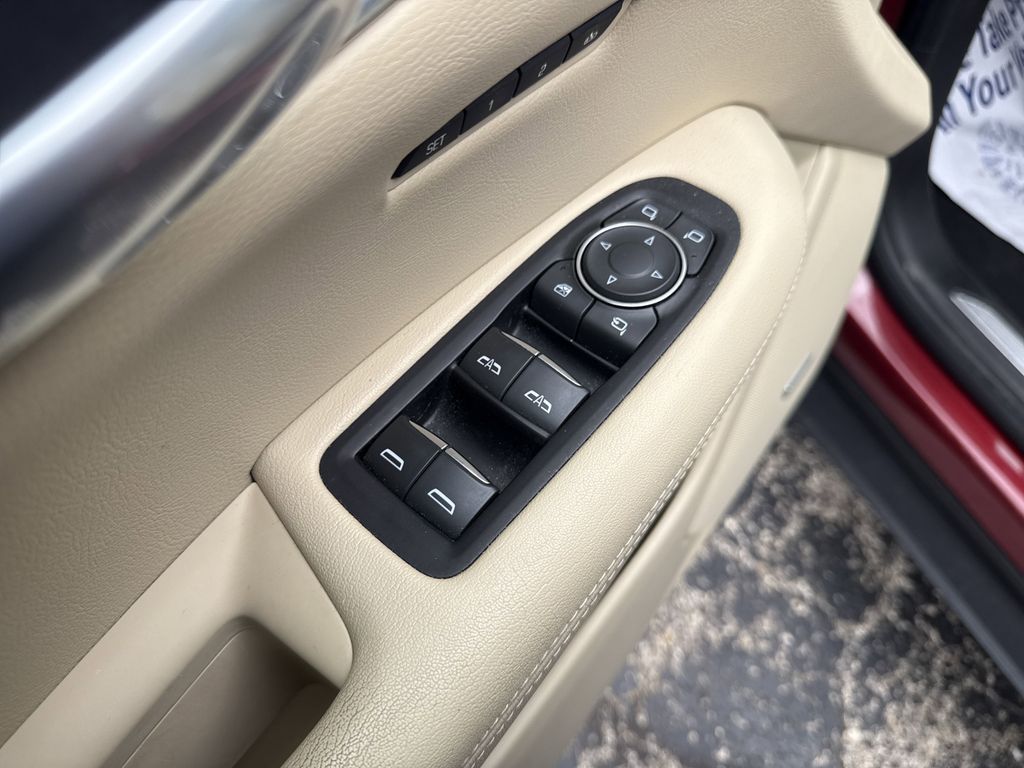 Vehicle image 13 of 30
