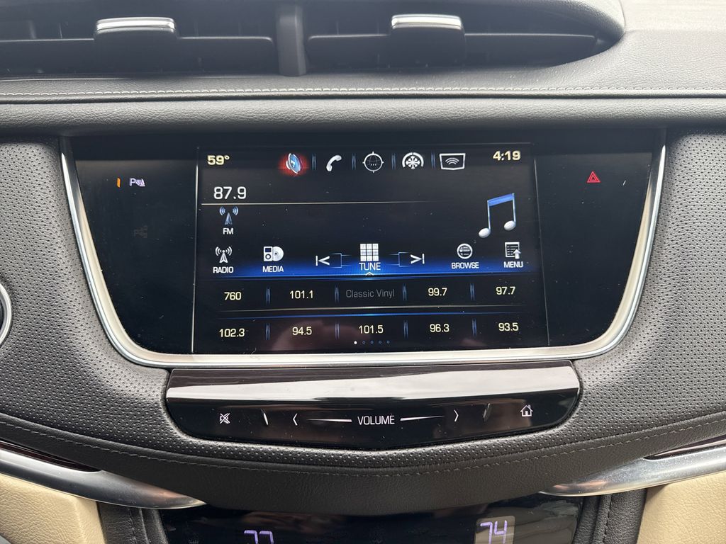 Vehicle image 23 of 30