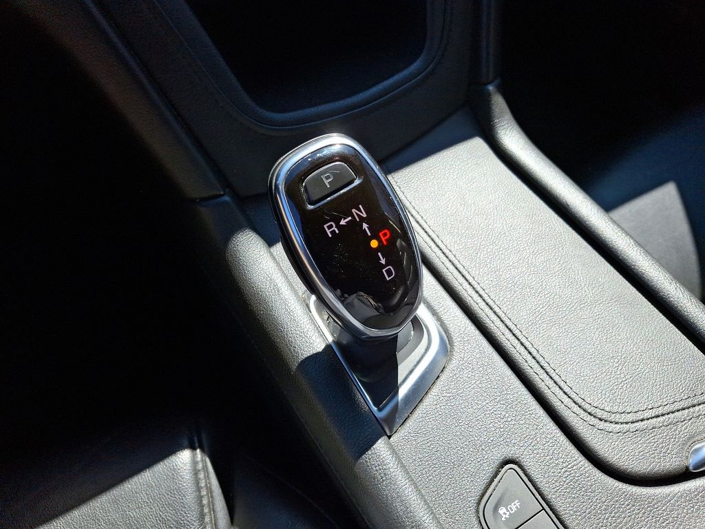 Vehicle image 14 of 33