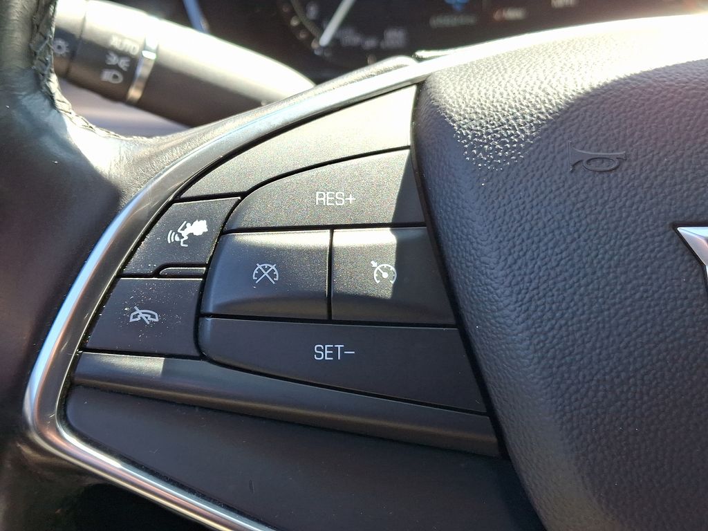 Vehicle image 20 of 33