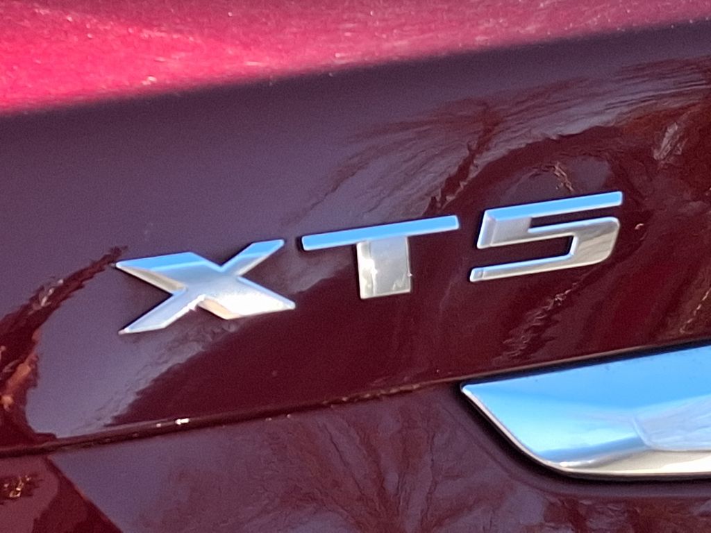 Vehicle image 31 of 33