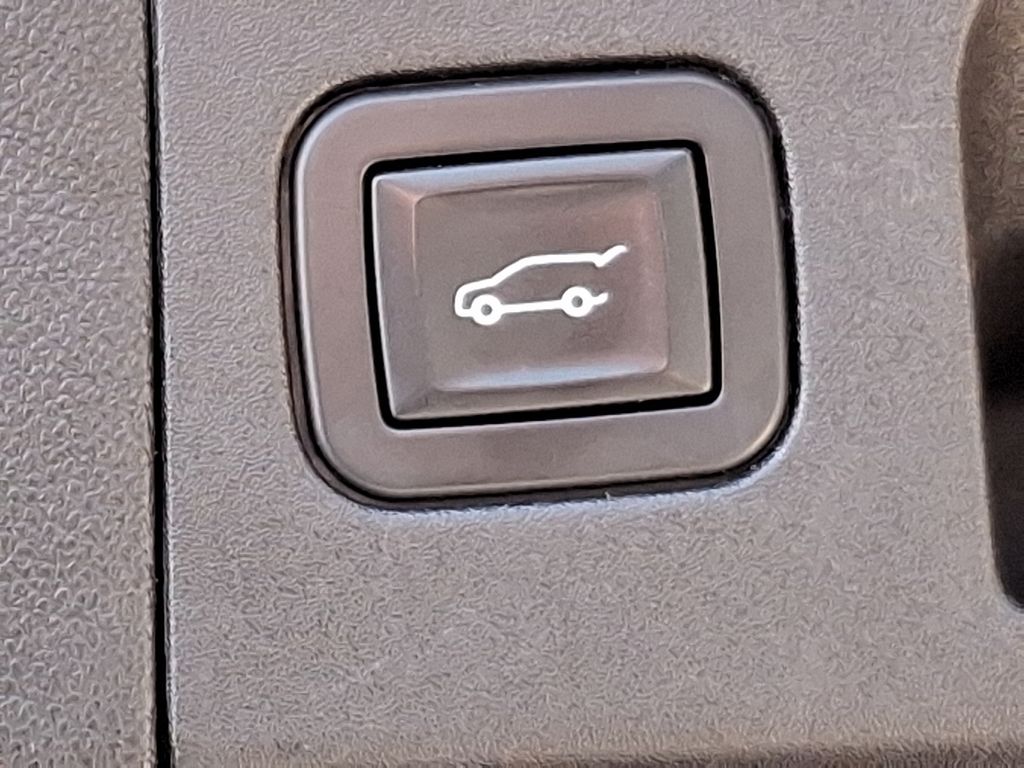 Vehicle image 29 of 33