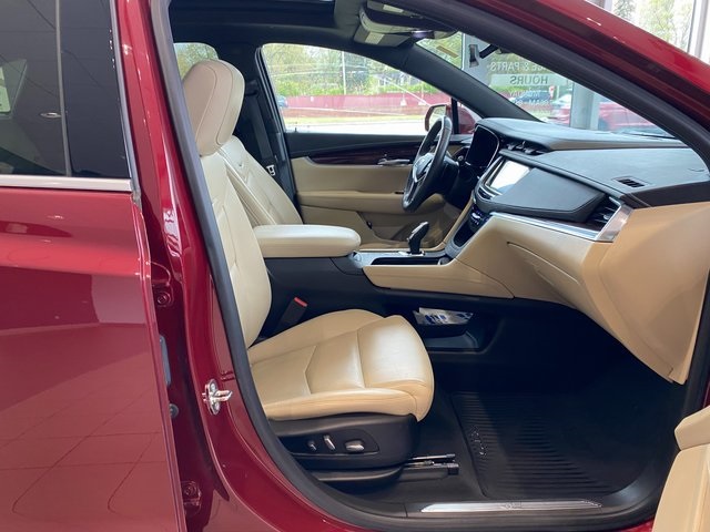 Vehicle image 16 of 24