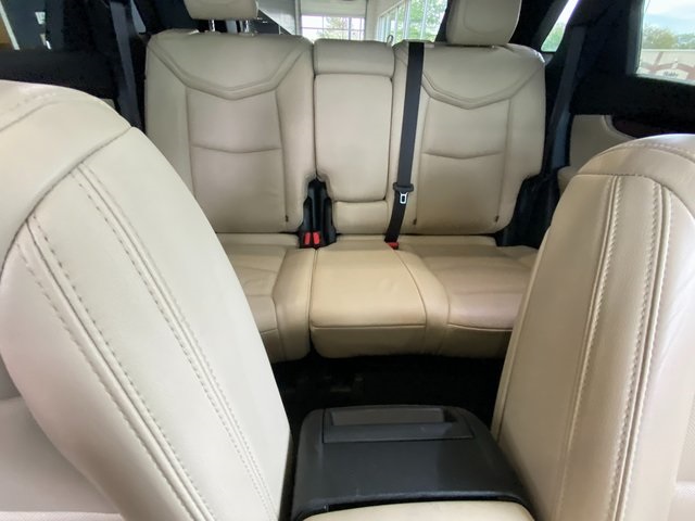 Vehicle image 17 of 24