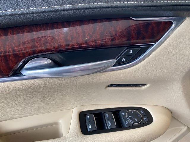 Vehicle image 12 of 24
