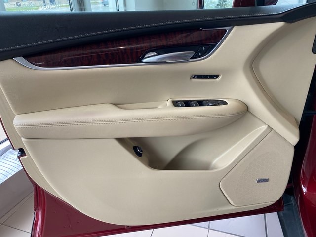 Vehicle image 11 of 24