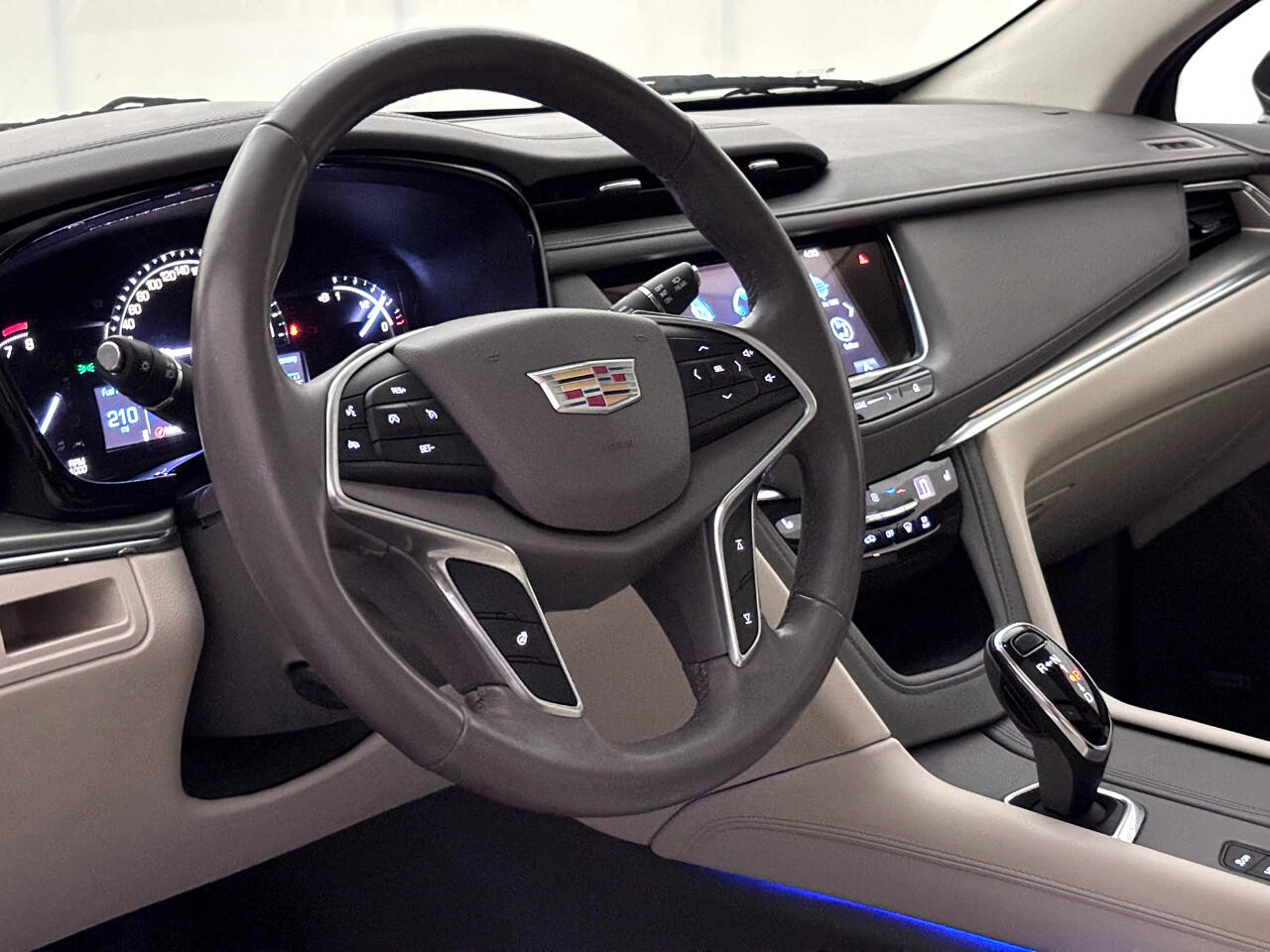 Vehicle image 19 of 42