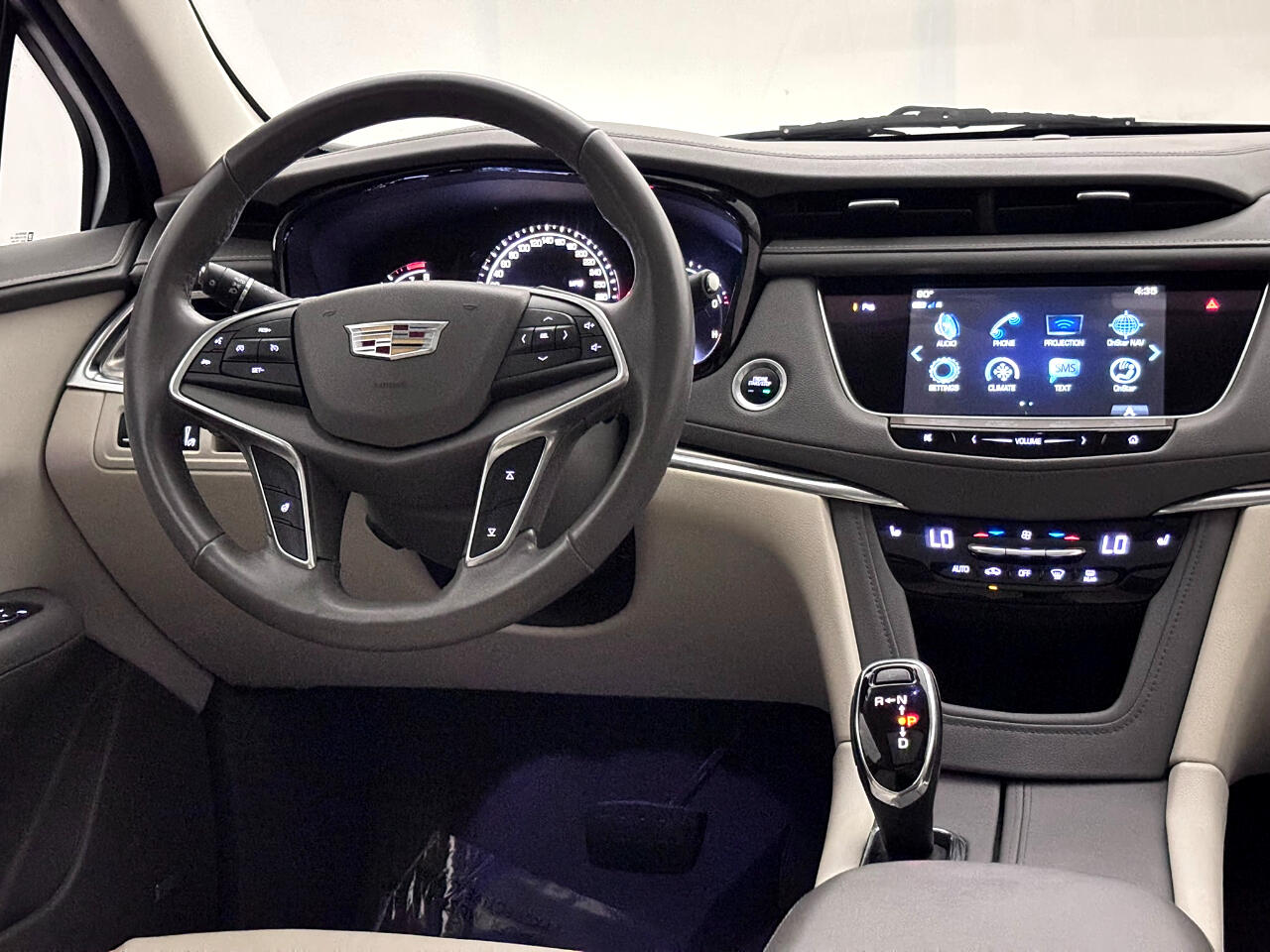 Vehicle image 20 of 42