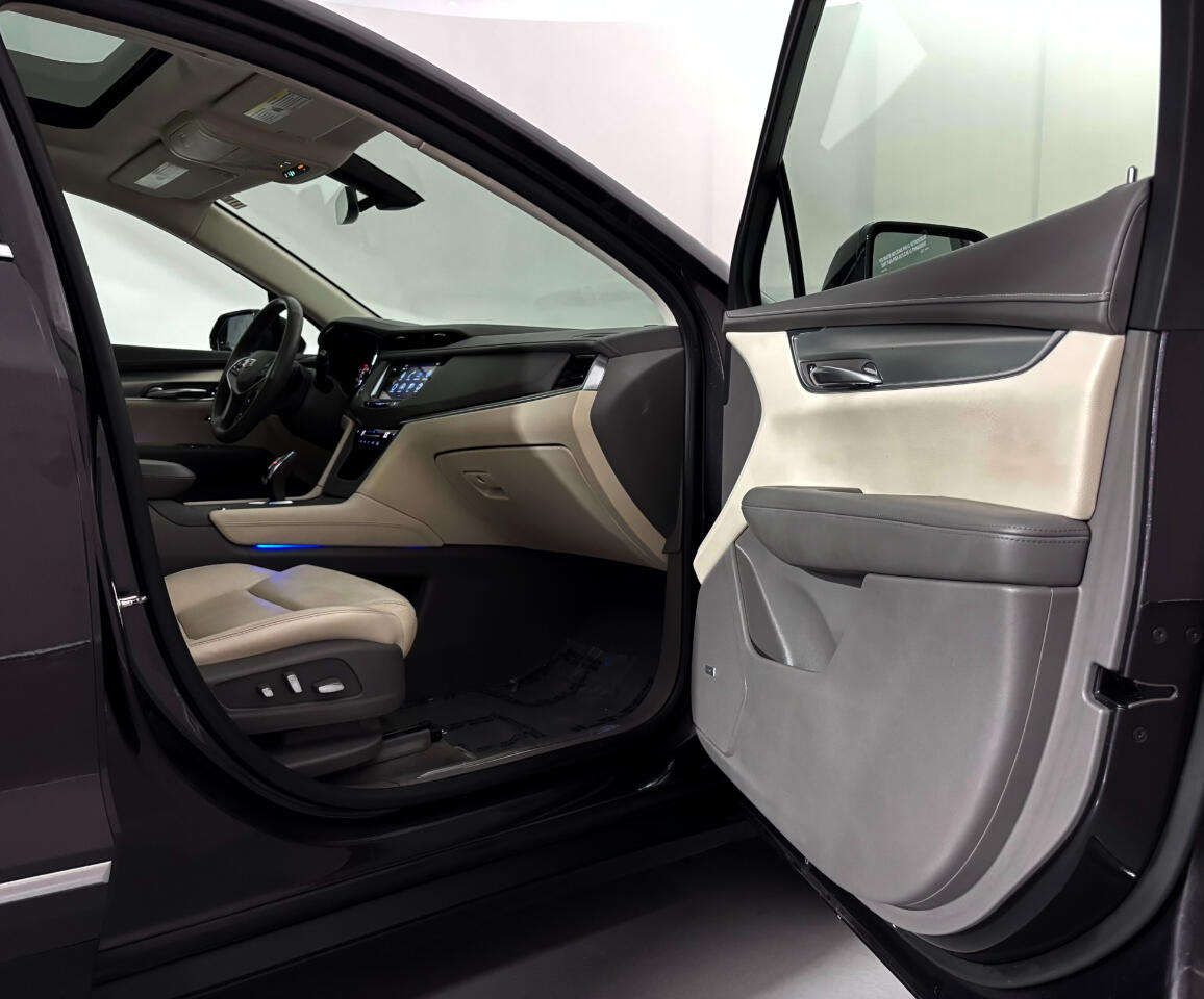 Vehicle image 24 of 42
