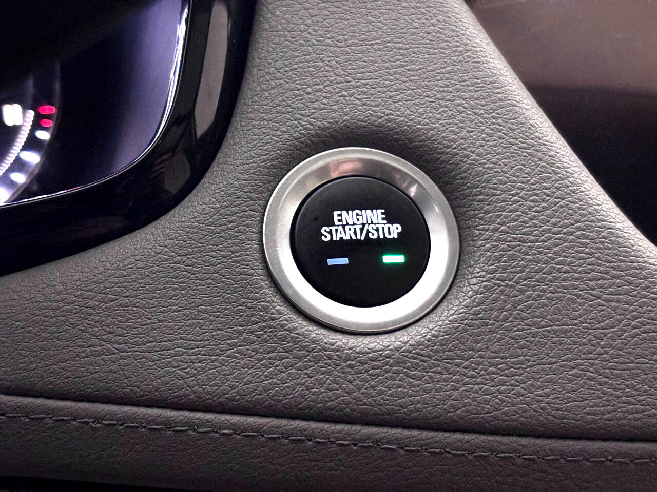 Vehicle image 34 of 42