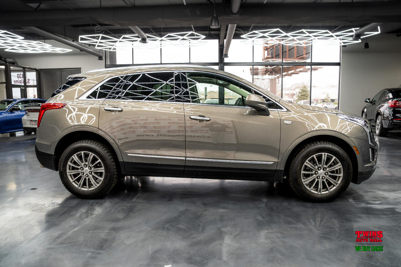 Vehicle image 3 of 32