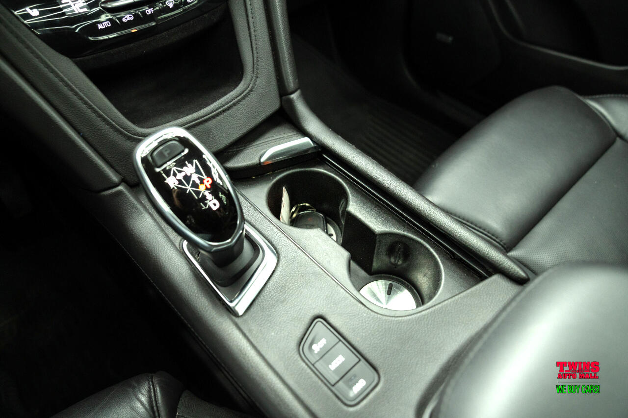 Vehicle image 24 of 32