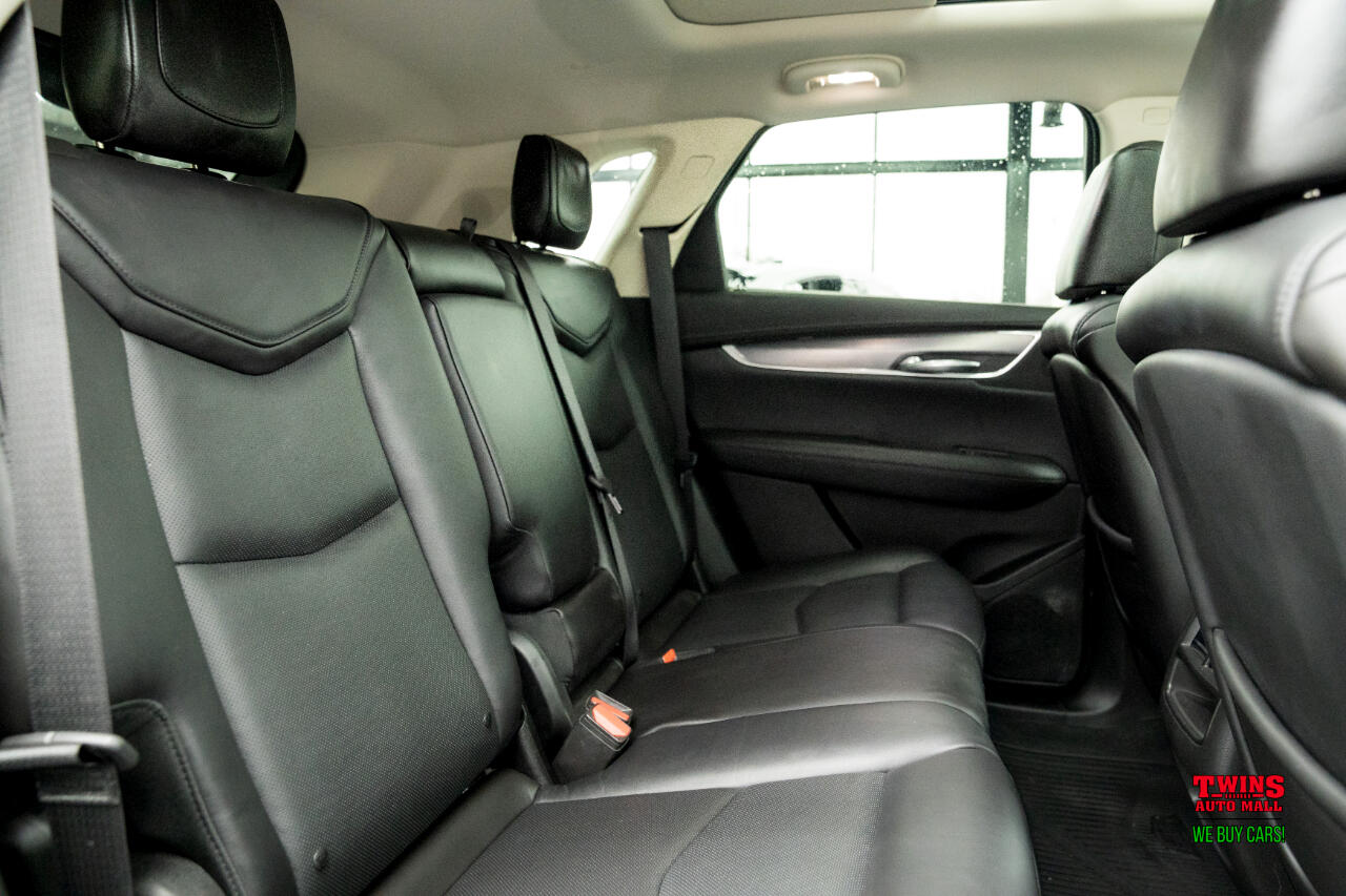 Vehicle image 16 of 32