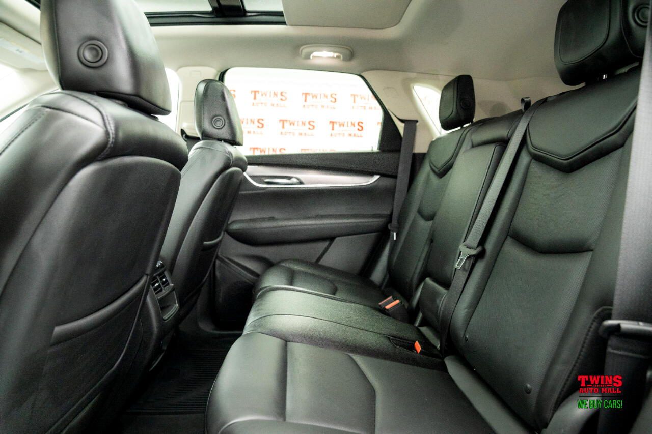 Vehicle image 13 of 32