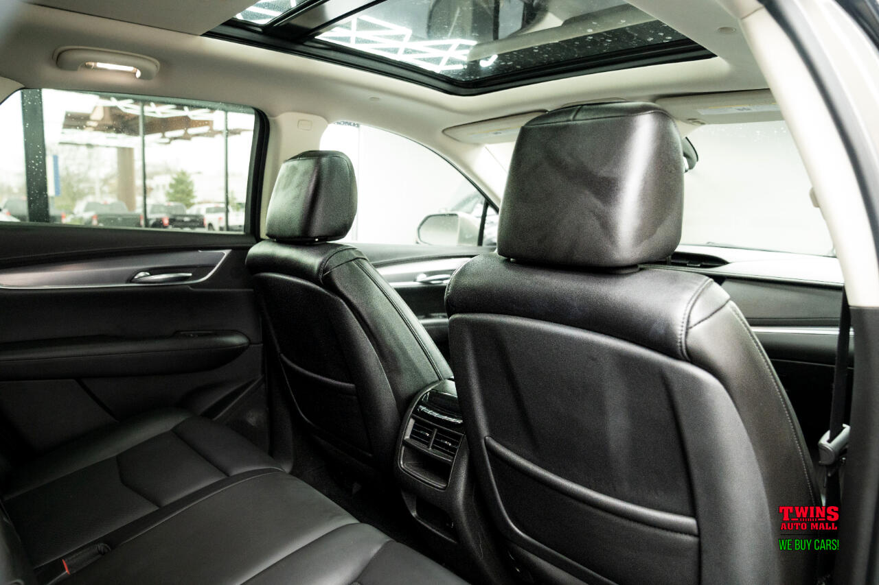 Vehicle image 17 of 32