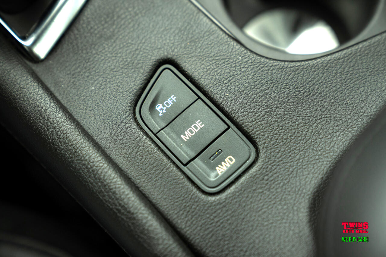 Vehicle image 26 of 32