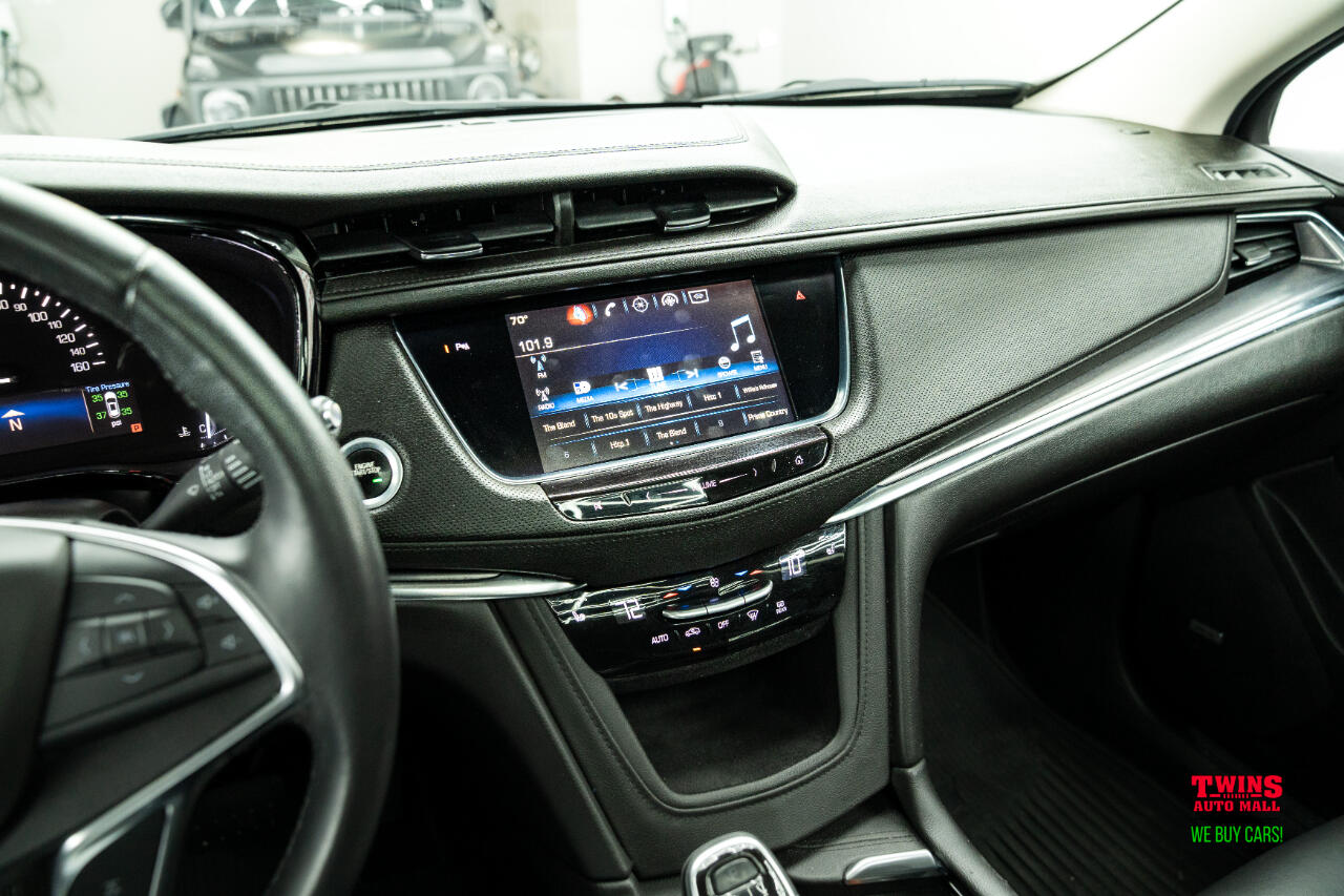 Vehicle image 23 of 32