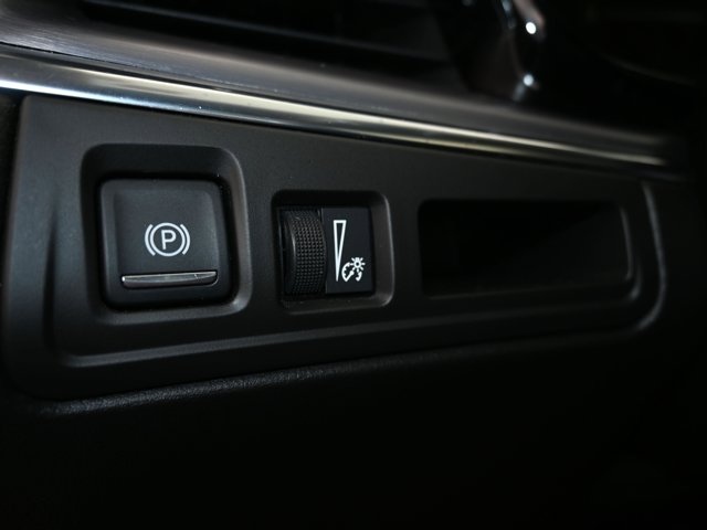 Vehicle image 27 of 62