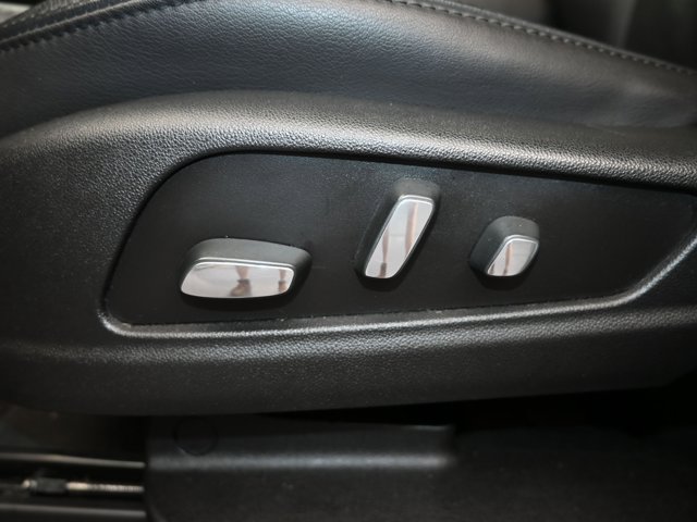 Vehicle image 21 of 62