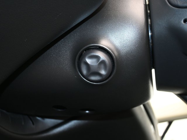 Vehicle image 28 of 62