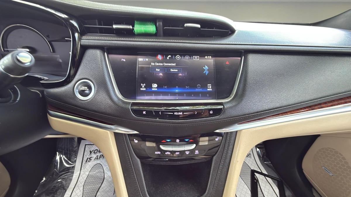 Vehicle image 21 of 29