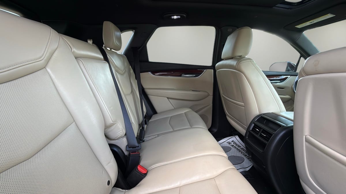 Vehicle image 14 of 29