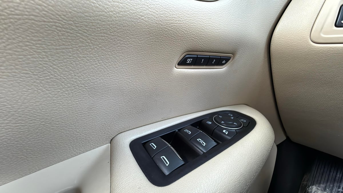 Vehicle image 22 of 29