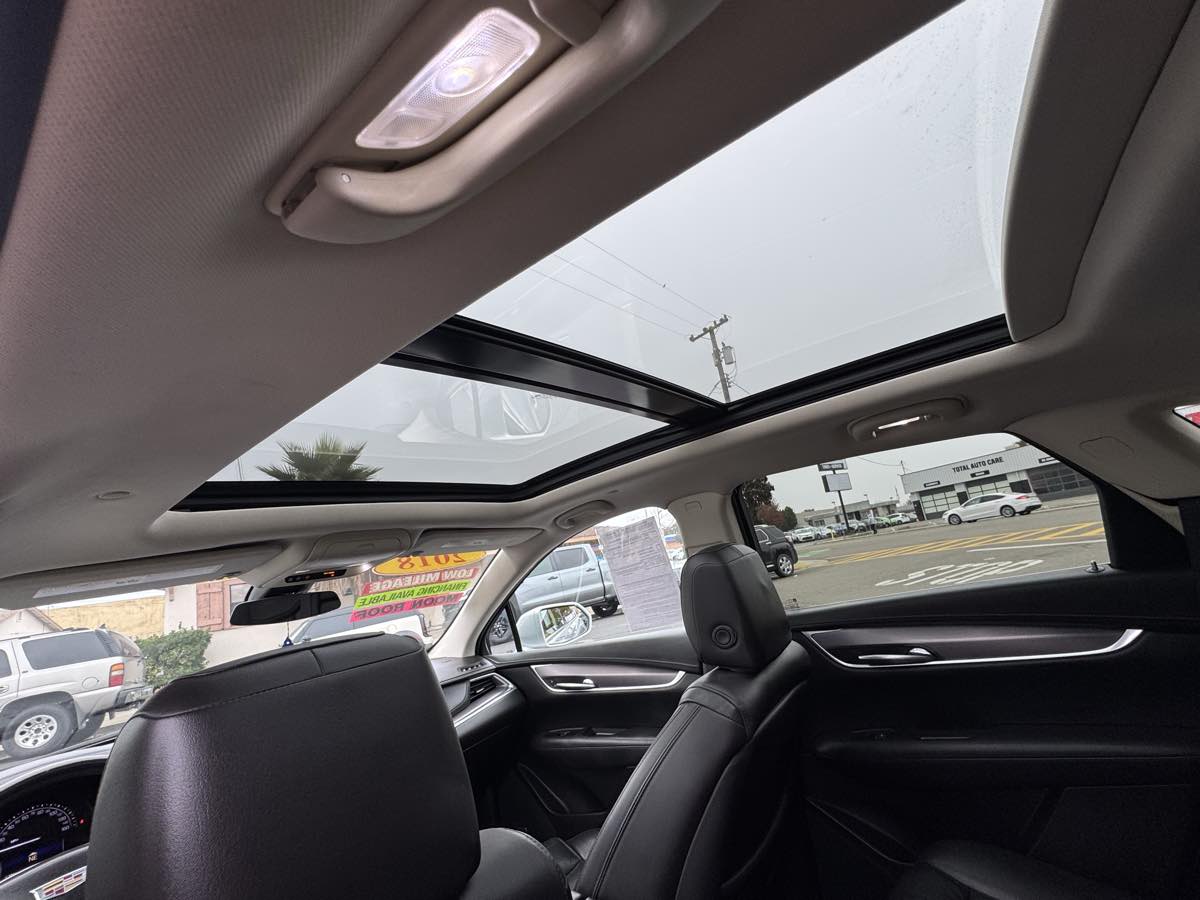 2018 Cadillac XT5 Luxury Image 11 of 18