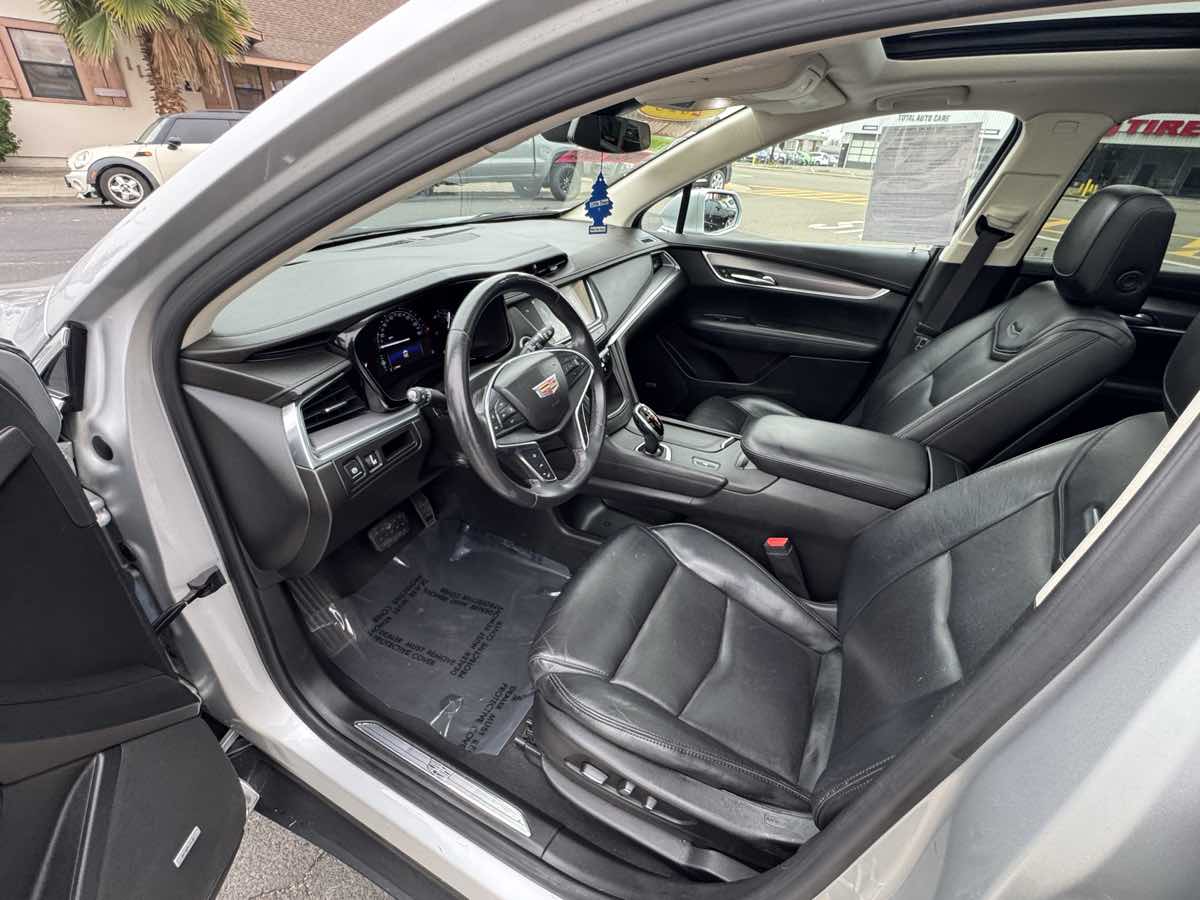 2018 Cadillac XT5 Luxury Image 12 of 18