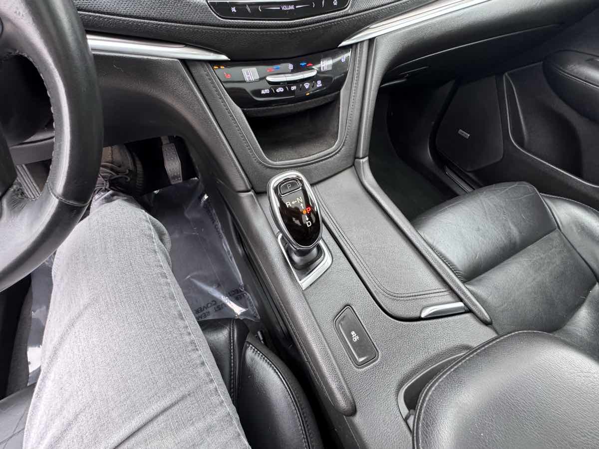 2018 Cadillac XT5 Luxury Image 14 of 18