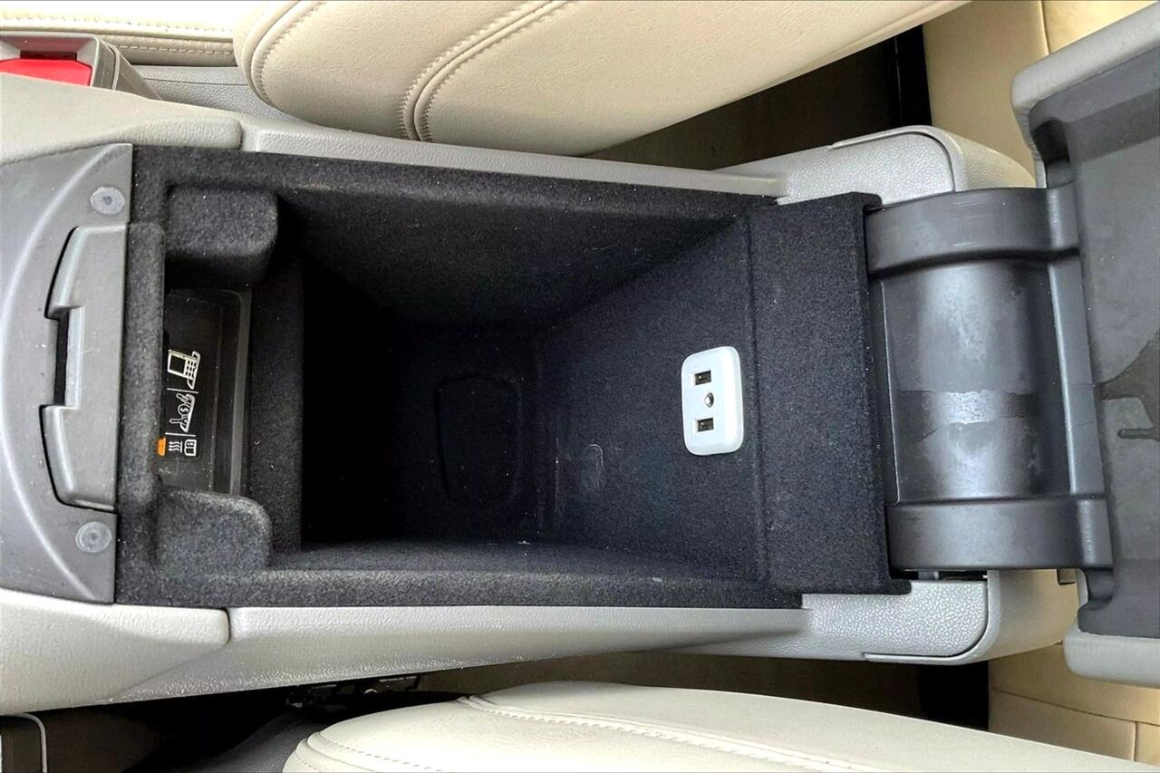 Vehicle image 28 of 36