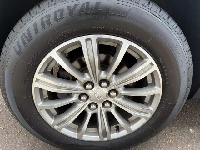 Vehicle image 33 of 34