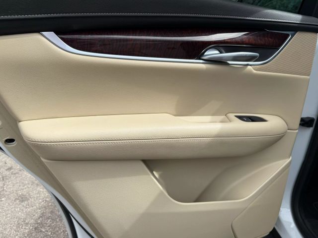 Vehicle image 16 of 34