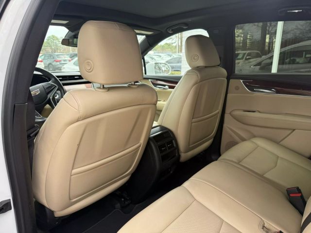 Vehicle image 14 of 34
