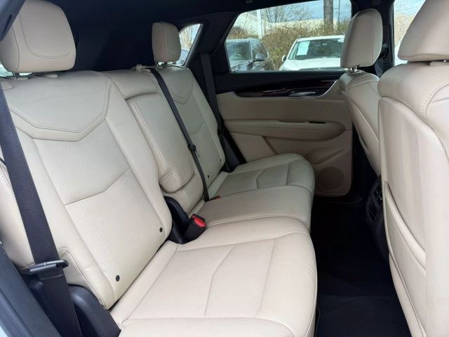 Vehicle image 10 of 34