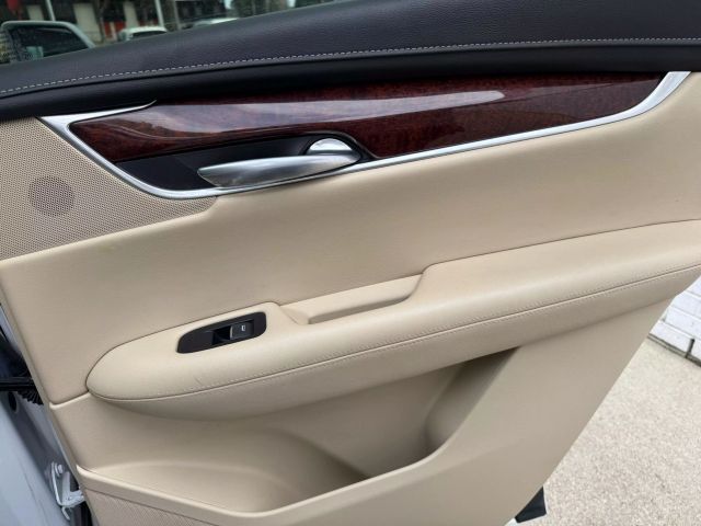 Vehicle image 11 of 34