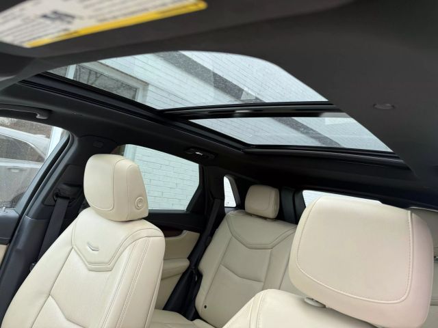 Vehicle image 27 of 34