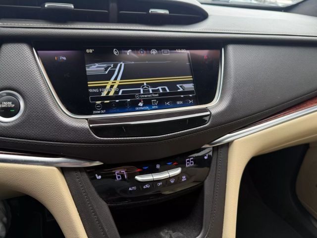 Vehicle image 23 of 34