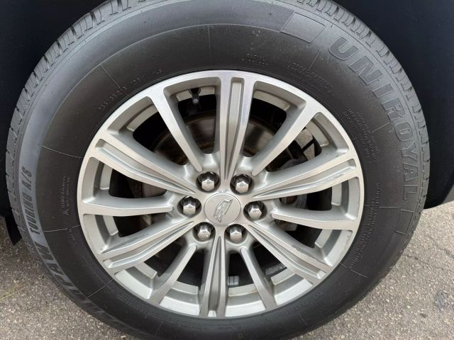 Vehicle image 32 of 34
